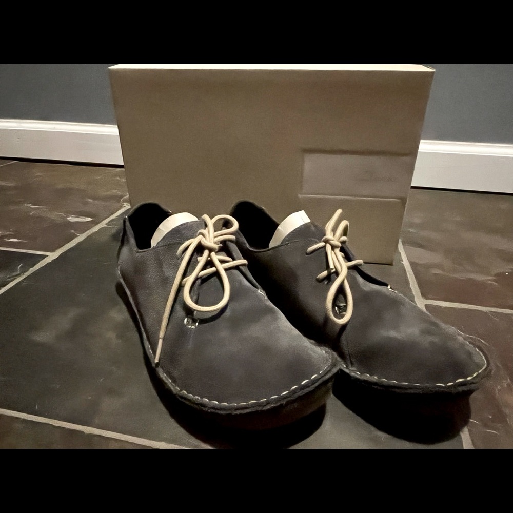 Suede be Janey Mae Clarks